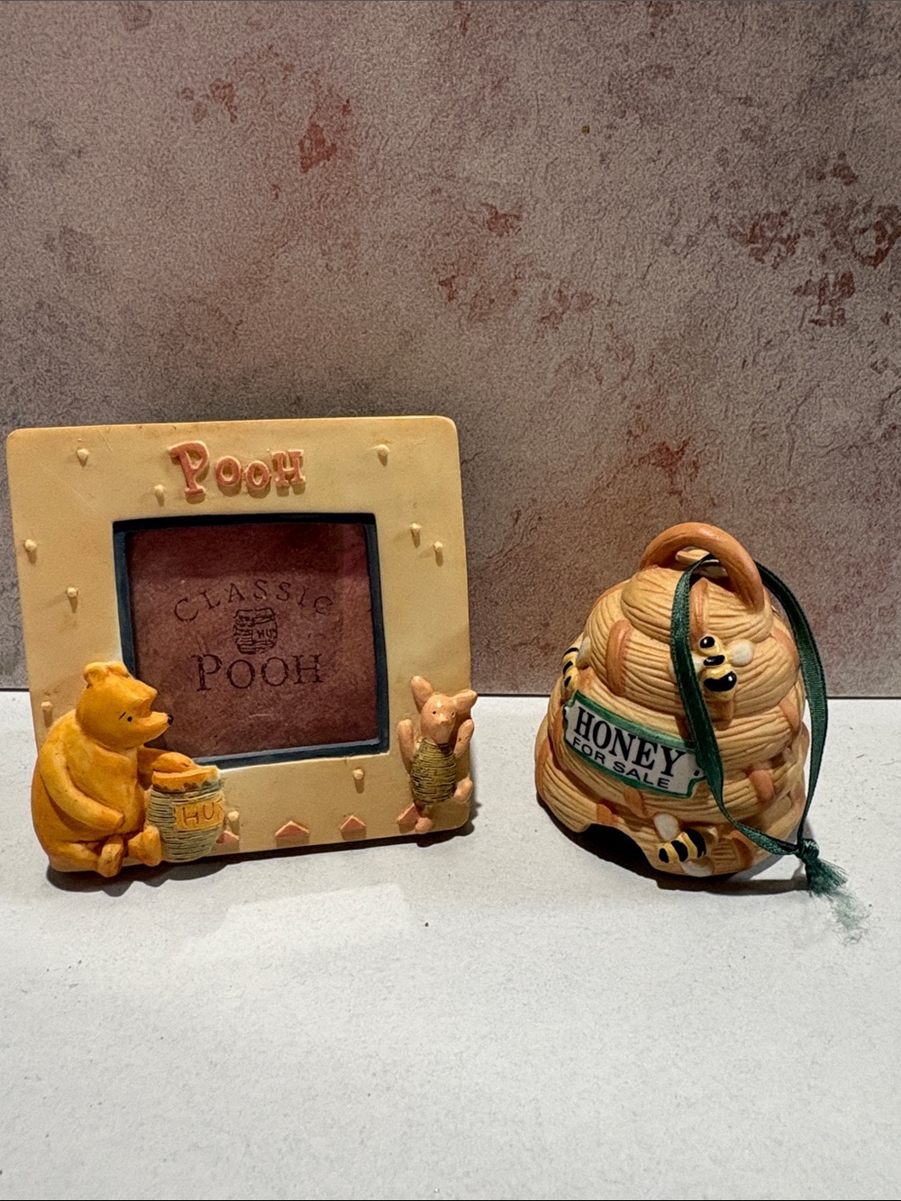 Vintage Disney Classic Pooh Kids Honey Frame & Beehive Ornament Set - Yellow